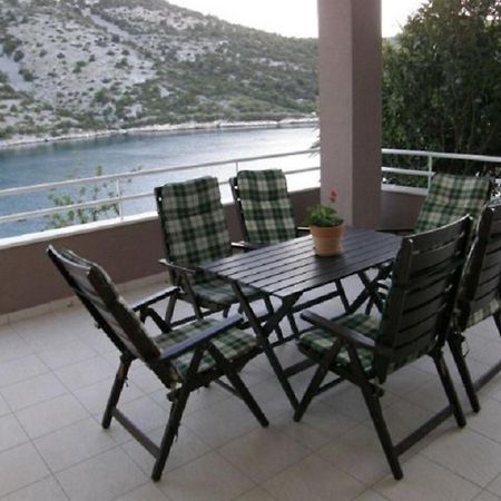 Apartments Ljubi Vinisce Luaran gambar