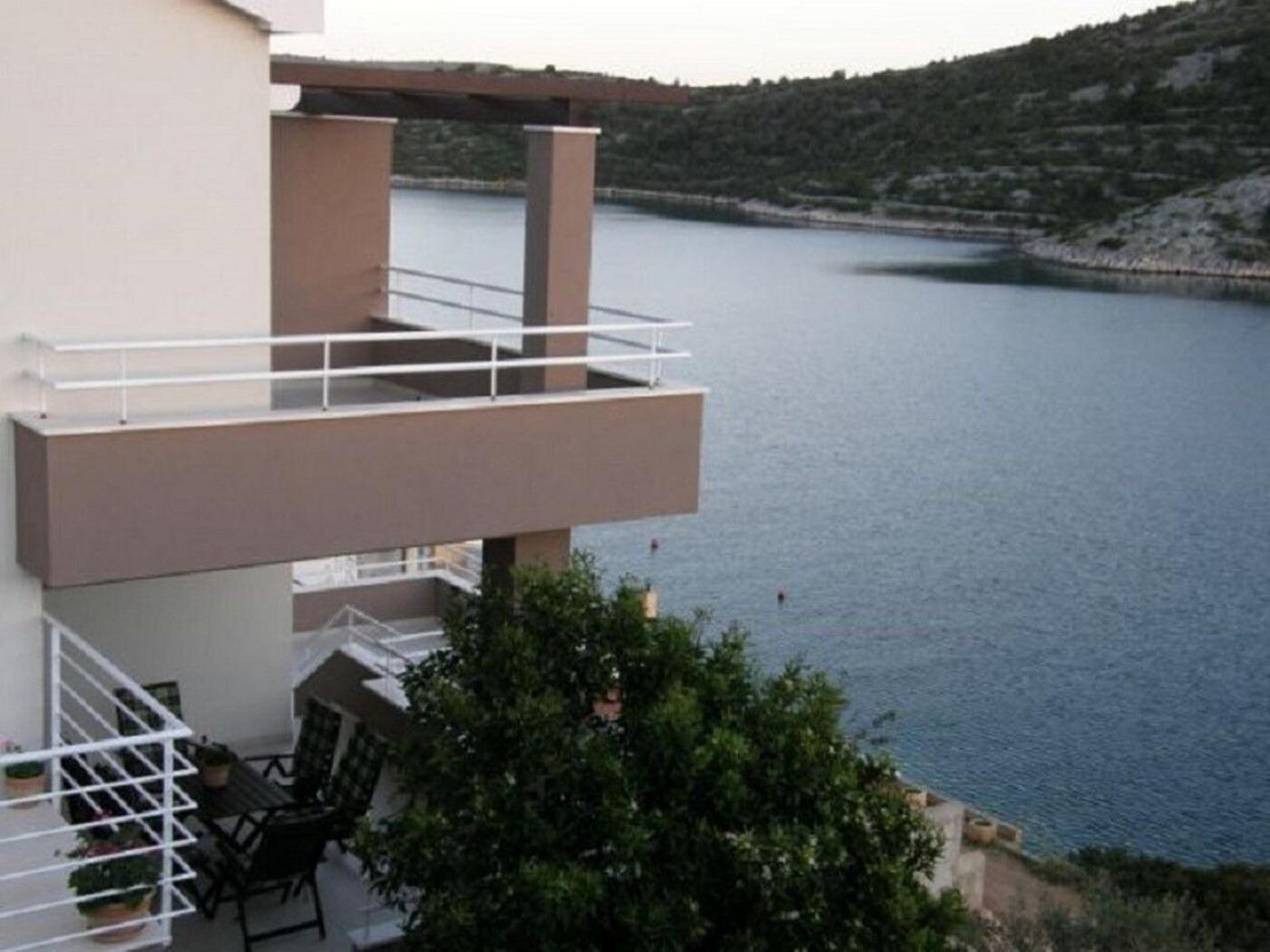 Apartments Ljubi Vinisce Luaran gambar