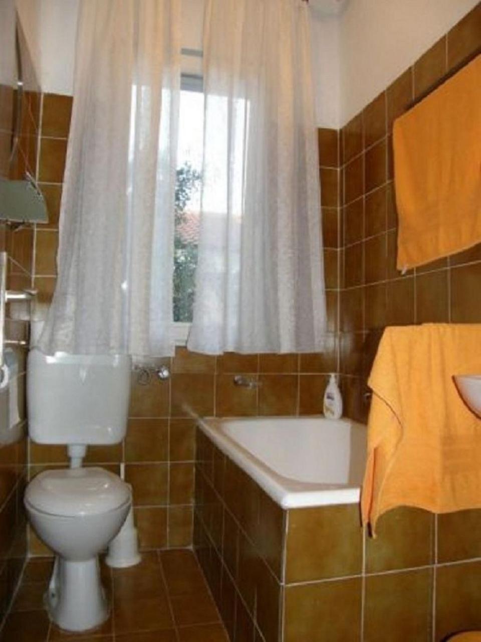 Apartments Ljubi Vinisce Luaran gambar
